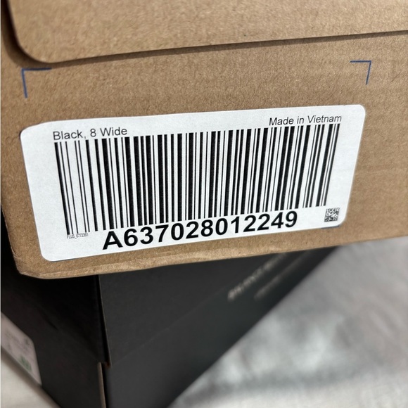 Clarks Collection Black Suede Slide Sandals • Comfort Footbed • Women’s - Picture 3 of 5